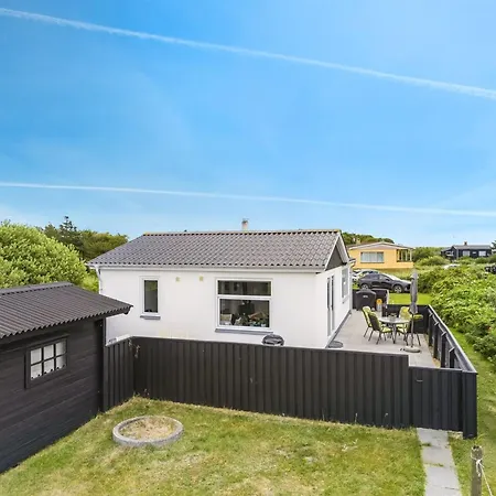 Pupa - 500m From The Sea By Interhome Ferienhaus Lakolk