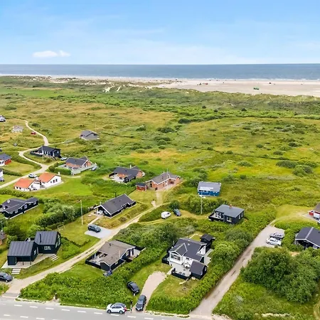 Pupa - 500m From The Sea By Interhome