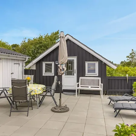 Pupa - 500m From The Sea By Interhome *