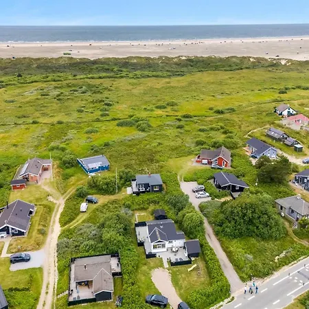 Pupa - 500m From The Sea By Interhome Lakolk