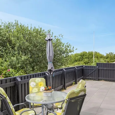 Pupa - 500m From The Sea By Interhome * Lakolk