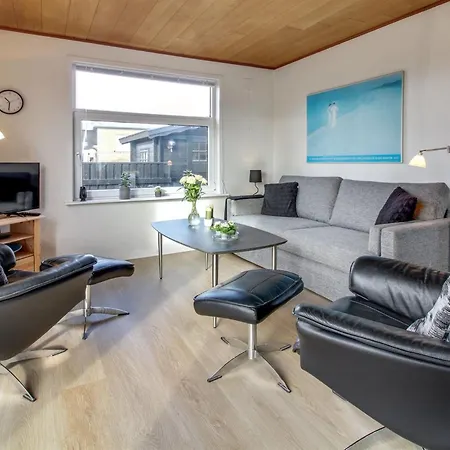 Pupa - 500m From The Sea By Interhome Lakolk