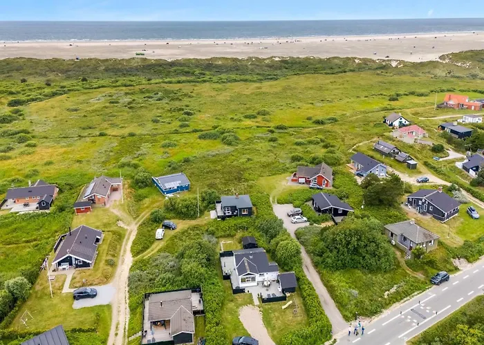 Pupa - 500m From The Sea By Interhome Lakolk